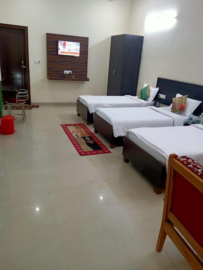 Hotel The Ideal Kushinagar Esterno foto