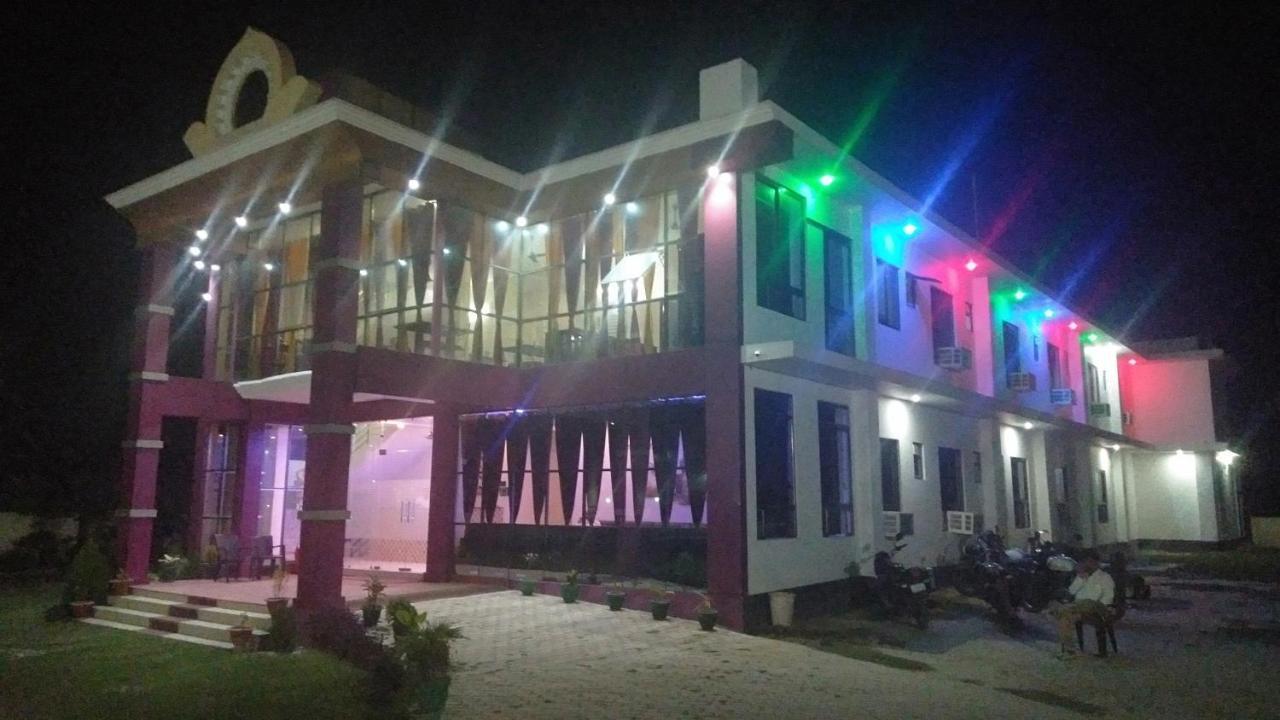 Hotel The Ideal Kushinagar Esterno foto