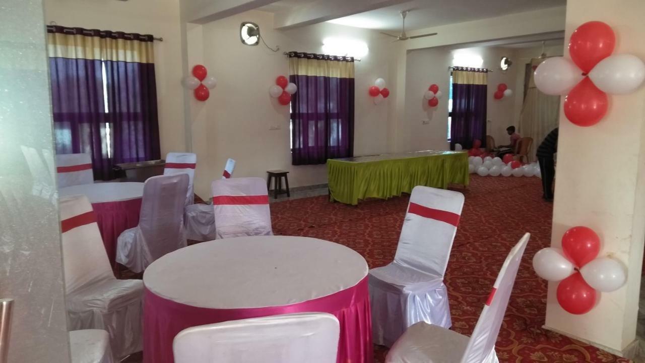 Hotel The Ideal Kushinagar Esterno foto