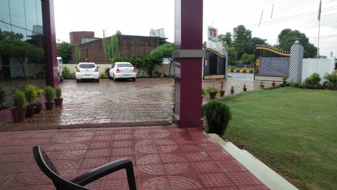 Hotel The Ideal Kushinagar Esterno foto