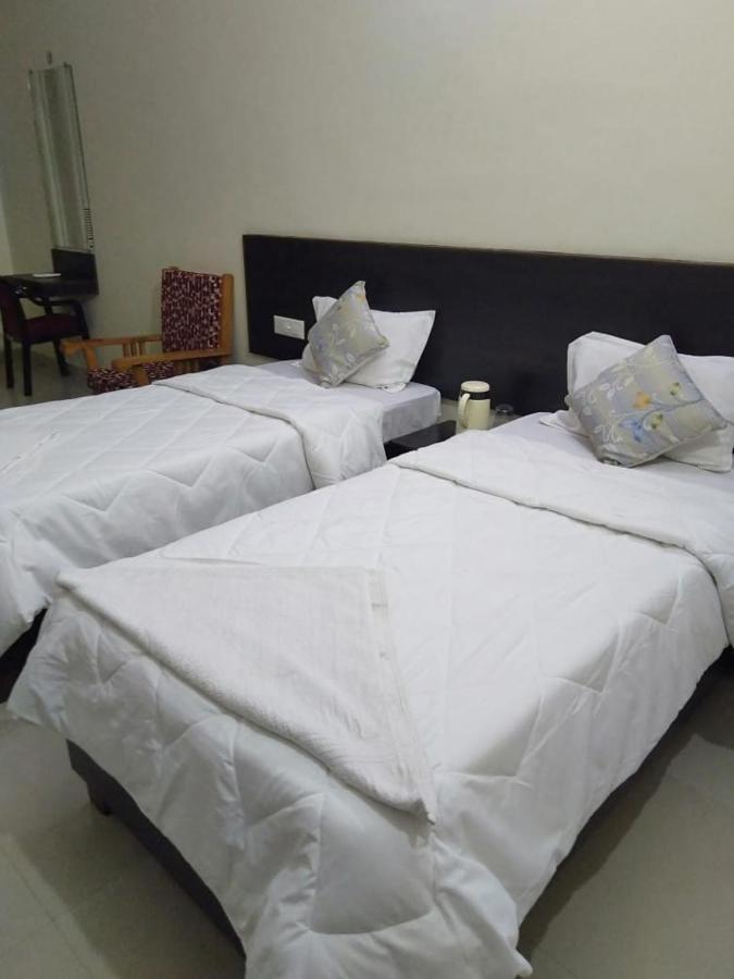 Hotel The Ideal Kushinagar Esterno foto